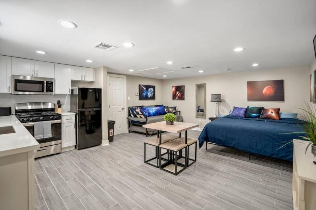 Cosmic Studio At North Downtown Villa Houston Exteriör bild