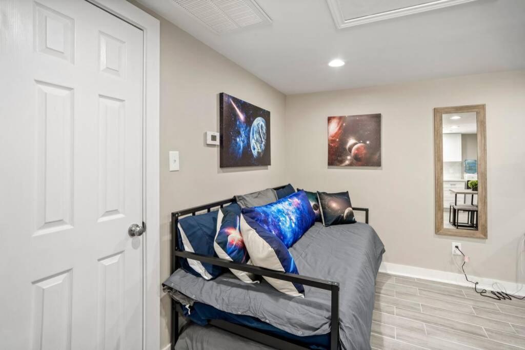 Cosmic Studio At North Downtown Villa Houston Exteriör bild